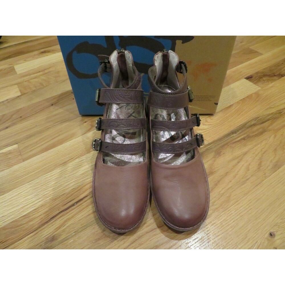 New Womens Acron Brown OTBT Biker Heels, Size 8